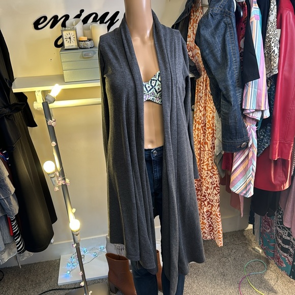 PTP 19”. Gray shrug with longer front tails, which can be tied at waist - Picture 7 of 7